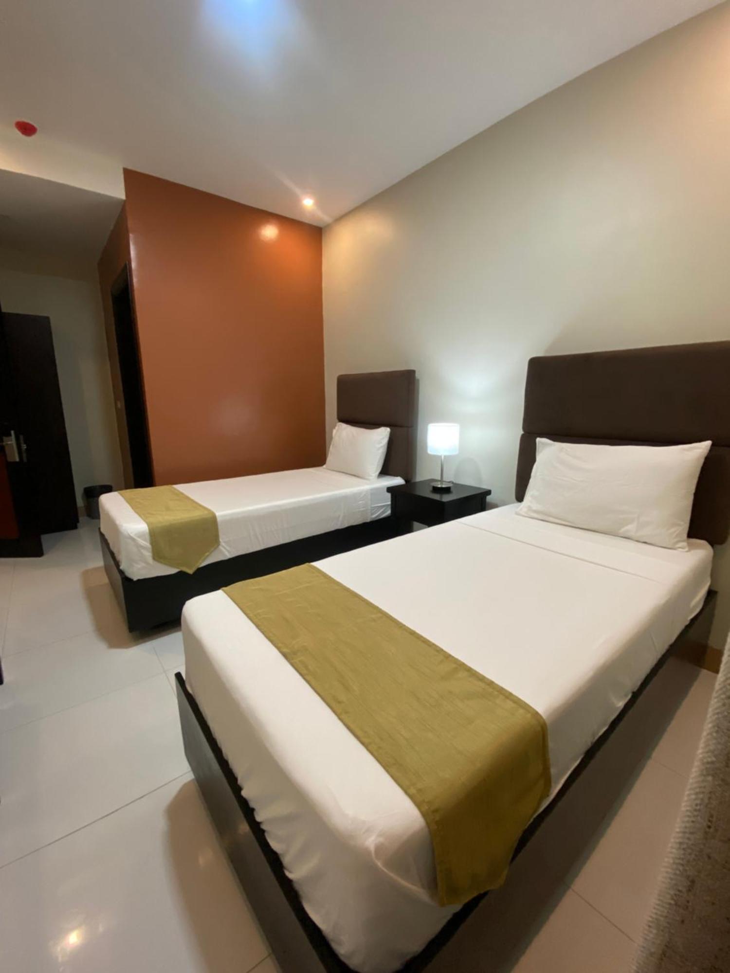 Отель Eight Breeze Baclayon Экстерьер фото